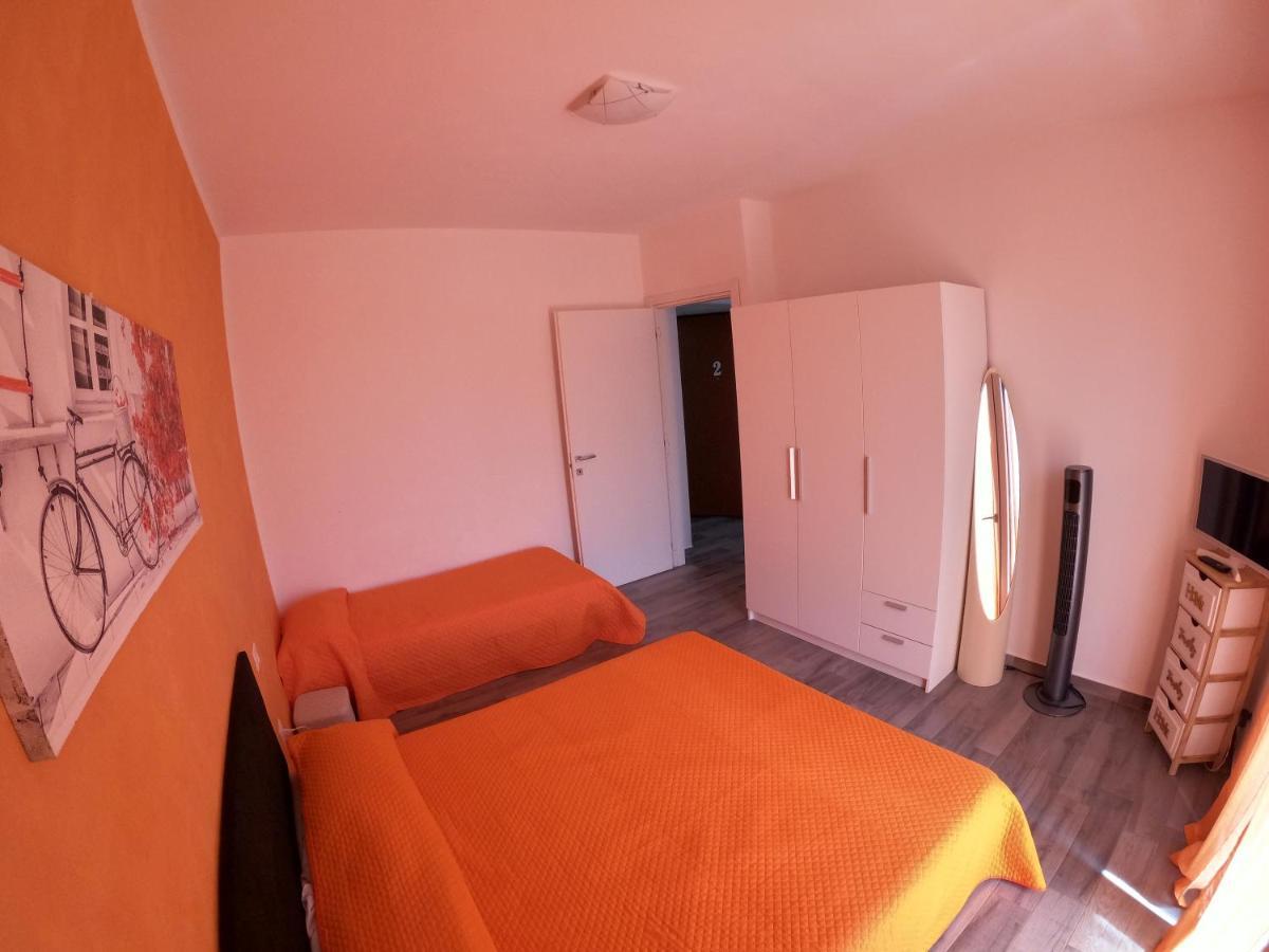 Casa Charlie Lägenhet Arcisate Exteriör bild